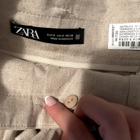 Zara Short - Picture 2 of 2